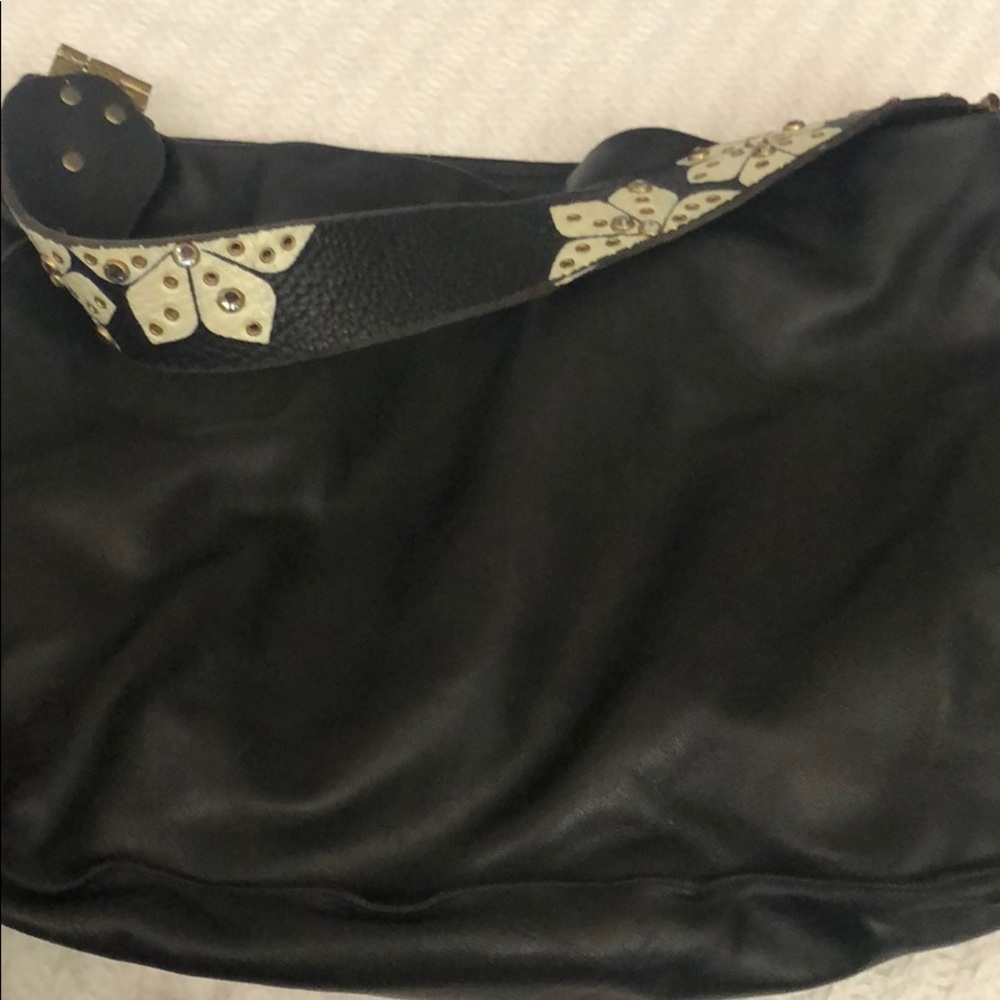 black tote